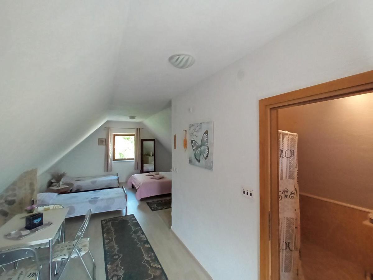 Guesthouse Loncar Plitvicka Jezera Ngoại thất bức ảnh